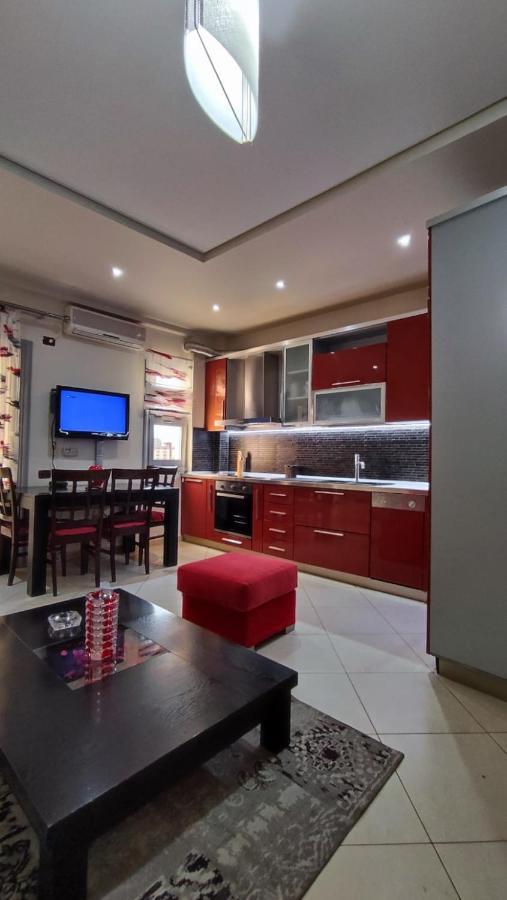 Lolu Apartment Plus Privat Parking Vlore Bagian luar foto