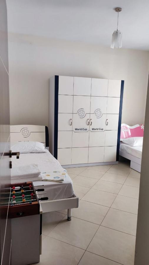 Lolu Apartment Plus Privat Parking Vlore Bagian luar foto