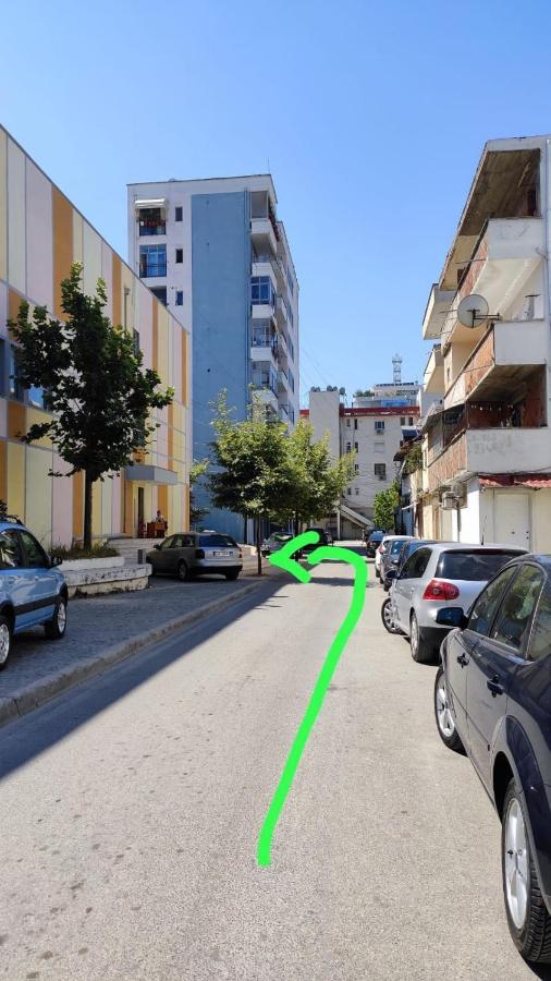 Lolu Apartment Plus Privat Parking Vlore Bagian luar foto