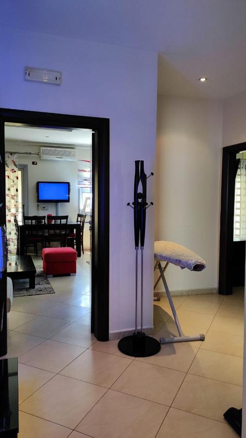 Lolu Apartment Plus Privat Parking Vlore Bagian luar foto