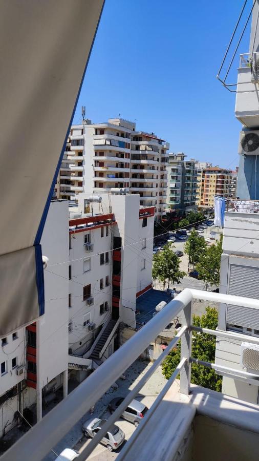 Lolu Apartment Plus Privat Parking Vlore Bagian luar foto